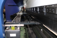 Presse plieuse électro-hydraulique WC67K 130 tonnes 4000 mm avec système synchronisé pour la pliage de tôles d'acier