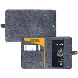 Cartera de viaje de fieltro personalizada, funda de pasaporte de fieltro - Product Image 1