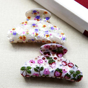 Grande pince à cheveux florale colorée en plastique souple en PVC avec motif floral flexible - Product Image 2