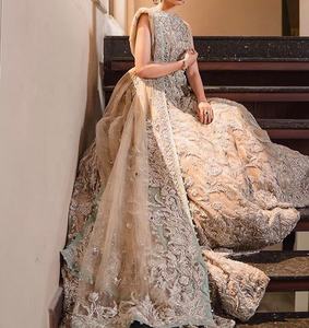 Vestido nupcial tradicional indio/pakistaní de acetato hasta el suelo con bordado Zardozi 3D para boda de ATIYA LIBAS - Product Image 1