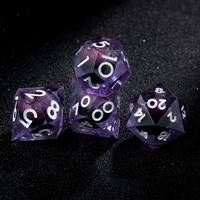 Ensemble de 7 dés en résine liquide faits à la main, dés polyédriques avec numéros dorés pour les jeux de rôle