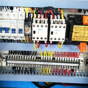 Sierra de cinta horizontal para metal, equipo de procesamiento especial para biselado multiángulo de acero angular y acero de canal. - Product Image 4