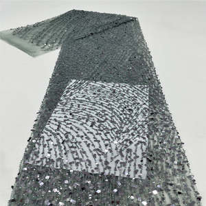 Robe de soirée en dentelle à motif floral avec broderie de perles brillantes et de paillettes 100% polyester soluble dans l'eau pour sacs et décoration intérieure - Product Image 2