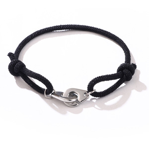 สร้อยข้อมือเชือกสแตนเลสสตีลสีดำ ปรับขนาดได้ แฟชั่นสำหรับทุกเพศ - Product Image 5
