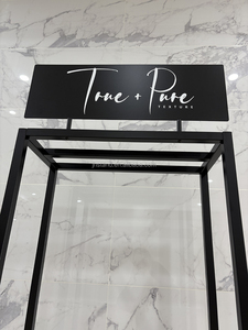 Soporte de Exhibición de Pie para Extensiones de Cabello Humano con Logo Personalizado, Estante Metálico para Pelucas en Tienda, Color Negro, Dorado y Plateado - Product Image 5