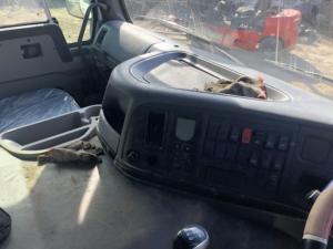 Camion tracteur d'occasion Sinotruk Euro 2 Diesel 6X4 à direction à droite HOWO, capacité de charge de 21 à 30 tonnes, 371 ch - Product Image 6