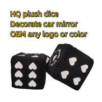 Dés en peluche floue de haute qualité avec des points de coeur décorent l'ornement intérieur de voiture logo OEM et forme de points personnalisés