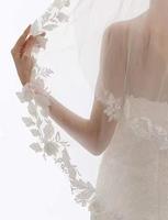 Nouveau Design romantique voile de mariage blanc à deux couches, voile de mariée en dentelle à fleurs 3D avec peigne