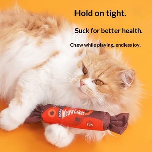 Jouet pour chat auto-entretenant de la série Candy : Oreiller en papier froissé à l'herbe à chat pour chatons et chats d'intérieur, jouet à mâcher anti-ennui, OEM - Product Image 1