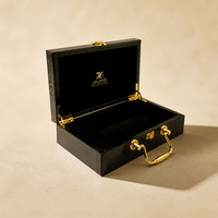 Boîte personnalisée en cuir gaufré crocodile, taille moyenne, avec quincaillerie dorée pour emballage de montres, vente en gros