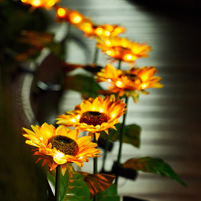 Waterproof Solar-powered Sunflower Garden Lamp Warm White LED 3000K CCT Stainless Steel PC Body DC for Patio Decorative Lighting
