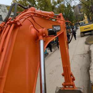 รถขุดตีนตะขาบ Doosan DX150W มือสอง รุ่น DH60/DH150/DH220/DX225/DX300/DX420 บุ้งกี๋ขนาด 0.75 ลบ.ม. ประสิทธิภาพสูง ราคาถูก - Product Image 3