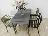 Langlebiger 120x70cm Metall-Gartentisch Grün Rechteckiger Terrassentisch Pulverbeschichteter Metallrahmen für Garten Balkon