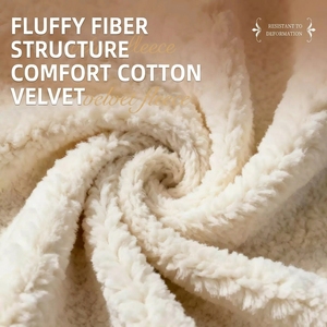 Cuccia per Animali Domestici di Lusso, Design Elegante, Calda per l'Inverno, in Peluche Corto, Semi-Chiusa e Traspirante, Disponibile in Diversi Colori - Product Image 5