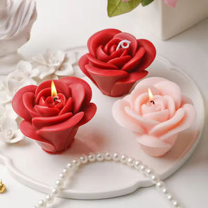 Bougie parfumée artisanale de luxe en forme de rose, idée cadeau originale pour Noël, la Saint-Valentin, les anniversaires et le Nouvel An, pour les bars - Product Image 1