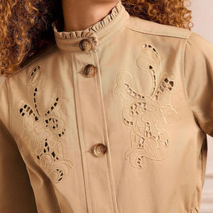 Chaqueta Bomber Personalizada de Moda Otoño Invierno para Mujer, OEM, Algodón, Bordado Láser, Botones Individuales, Corta, Cortavientos, Ecológica, Holgada - Product Image 2