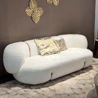 Fauteuil d'appoint en fausse fourrure avec structure en laiton, design italien moderne, fauteuil moelleux et doux pour salon, bureau à domicile