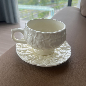 Tasse à café en céramique <span class=keywords><strong>de</strong></span> style rétro britannique avec poignée, service <span class=keywords><strong>de</strong></span> thé <span class=keywords><strong>de</strong></span> l'après-midi sûr et sûr, assiette créative pour desserts et collations - Product Image 3