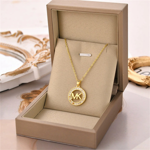 Nuova Collana con Ciondolo Rotondo a Lettera MK con Diamanti, Accessorio <span class=keywords><strong>Moda</strong></span> Femminile Europeo e Americano di Tendenza - Product Image 3