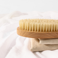 Brosse de bain en poils de sanglier naturels de qualité supérieure avec épurateur de corps d'élimination de la peau morte à long manche pour le nettoyage des mains et du corps
