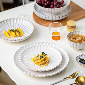 Assiette en céramique de four japonais Bol à riz domestique Ensembles de vaisselle en céramique de Chine Assiette de <span class=keywords><strong>petit</strong></span> <span class=keywords><strong>déjeuner</strong></span> Vaisselle en <span class=keywords><strong>porcelaine</strong></span> - Product Image 6