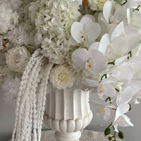 Boule de fleurs artificielles blanches de 70 cm, personnalisable, de qualité supérieure, durable, faite à la main, pour la décoration de mariage, d'événements et de fêtes