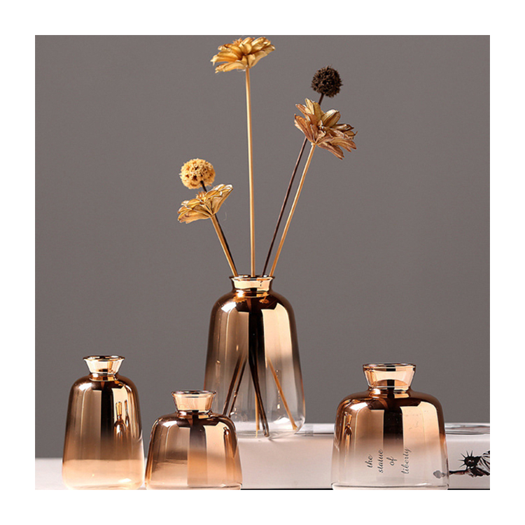 Новейший дизайн Прозрачный дешево оптом цветы ваза белый и золотой стеклянная декоративная ваза