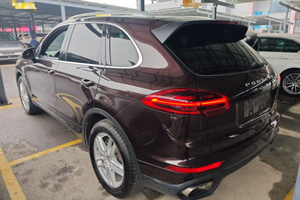 La Porsche <span class=keywords><strong>Cayenne</strong></span> 3.0T 2016 en bon état est une voiture de luxe d'occasion à <span class=keywords><strong>prix</strong></span> raisonnable - Product Image 4