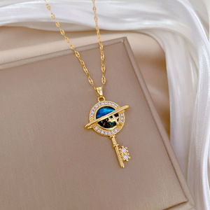 Collier pendentif étoile en acier inoxydable plaqué or, entièrement serti de zircons, pour femmes et filles, vente en gros de bijoux - Product Image 4