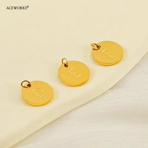 Disco con Letras del Alfabeto de 12 mm |   Colgante Redondo de Acero Inoxidable con Baño de Oro PVD de 18K y Letra Inicial Grabada para la Creación de Joyas - Product Image 5