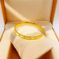 Bracelet à fermoir tendance en acier inoxydable 18K, style euro-américain, durable et à la mode