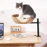 Accessoires pour animaux de compagnie à motif solide de support de nid de lit de bureau de chat rotatif réglable à 360 ° pour la maison et le bureau