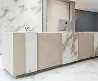 Bureau de réception incurvé en bois fini brillant, surface acrylique solide, design moderne, dimensions standard