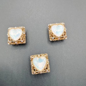 Pendentif porte-clés en alliage électroplaqué, forme cœur, carré, creux, accessoires de bijoux DIY pour sangles de téléphone portable - Product Image 1