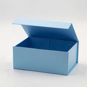 Caja de Regalo Plegable de Lujo Personalizada en Azul Claro con Cierre Magnético - Product Image 3