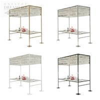 Ensemble de tables longues élégantes avec canopy et accents en cristal pour hôtels, restaurants, événements, location, OEM, sur mesure