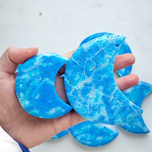 Larimar artificiel bleu naturel en gros, sculpture de lune en cristal bleu poli pour la guérison et la décoration intérieure - Product Image 6