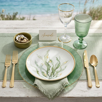 Assiette de présentation en verre vert de 13 pouces avec bord doré motif récif soleil, assiettes décoratives en gros pour la décoration de table de mariage