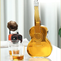 Ensemble de carafes créatives pour guitare et violon Bouteille de vin en verre transparent à haute teneur en borosilicate Ornement de whisky Tasses épaisses Cadeaux d'affaires