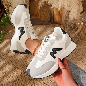 Baskets confortables à lacets pour femmes, chaussures décontractées légères, polyvalentes, pour le skateboard, la course à pied, les entraînements et les mocassins, pour toutes les saisons - Product Image 2