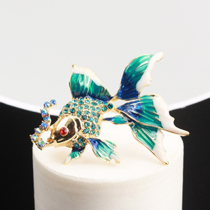 Broche <span class=keywords><strong>Poisson</strong></span> <span class=keywords><strong>Rouge</strong></span> Vintage Créative à Personnalité Unique, Émail Goutte d'Huile Effet Bulle Dorée - Product Image 1