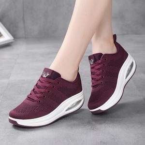 Ruideng 2025 femmes décontracté gros Sneaker respirant à lacets maille secouer chaussures <span class=keywords><strong>talon</strong></span> <span class=keywords><strong>compensé</strong></span> pour printemps été voyage pour la mère - Product Image 1
