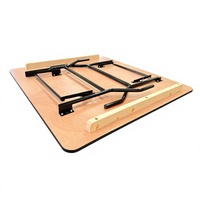 Table à manger carrée moderne en contreplaqué de 122 cm (4 pieds) avec design pliable et pieds en métal pour la maison et l'hôtellerie