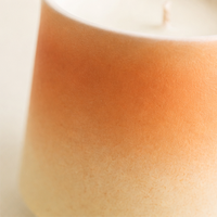 Décoration intérieure romantique, cadeau idéal : Bougie parfumée longue durée en céramique avec finition dégradée corail, 130 ml
