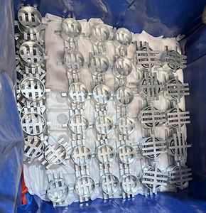 Grille de drainage de pont en acier au carbone de qualité supérieure, amovible, structure en treillis pour terrasses à forte charge et contrôle efficace de l'eau - Product Image 2