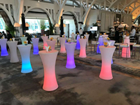 Table de bar LED ronde moderne d'extérieur en gros, avec lumières changeantes – Écologique, idéale pour les hôtels et les fêtes d'anniversaire – Offre spéciale