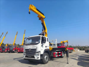 Grue montée sur camion à flèche droite à double essieu arrière de 8 tonnes à haute capacité avec stabilisateurs pour les projets de transport de marchandises lourdes - Product Image 3