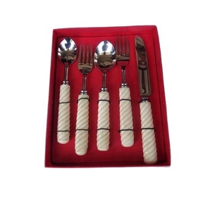 Ensemble de couverts en acier avec manche en os cannelé finition polie miroir Vaisselle plate Ensemble de couverts en acier - Product Image 1