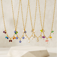 Collar de Acero Inoxidable Personalizado al por Mayor para Mujer, Estilo Nicho, con Múltiples Dijes, Perlas y Diamantes de Imitación