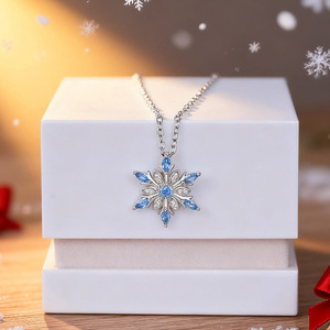 Collana con Ciondolo a Fiocco di Neve Blu Marquise per Donne, Gioielli Invernali Natalizi alla Moda - Product Image 6